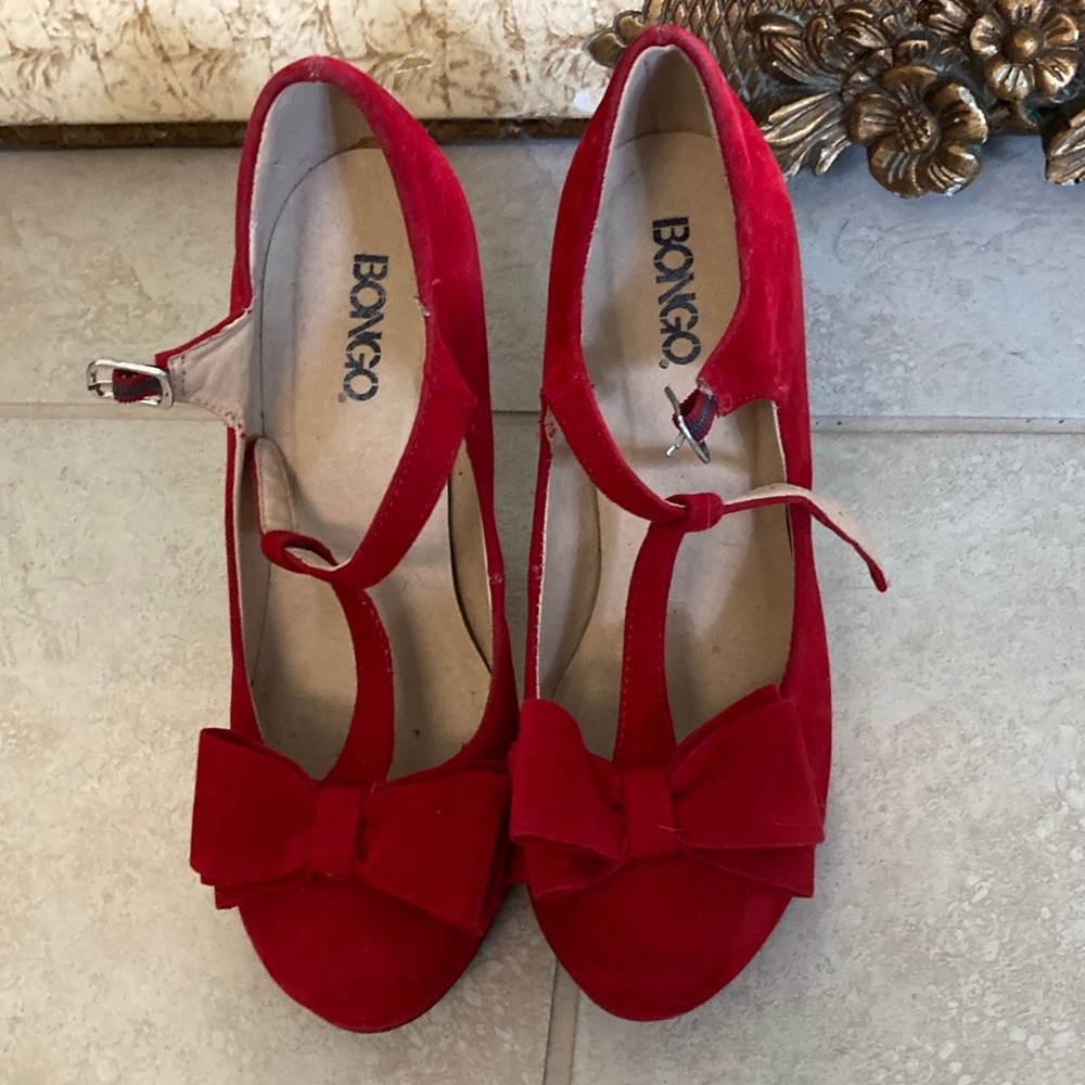 Bongo Red Bow Tie Heels